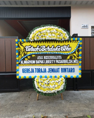 Papan Bunga Duka di Pantai Johor